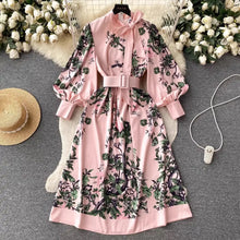 Load image into Gallery viewer, “Jolie 💕💚 Robe De Dame”