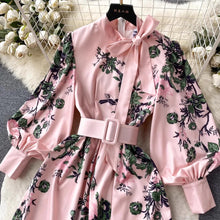 Load image into Gallery viewer, “Jolie 💕💚 Robe De Dame”