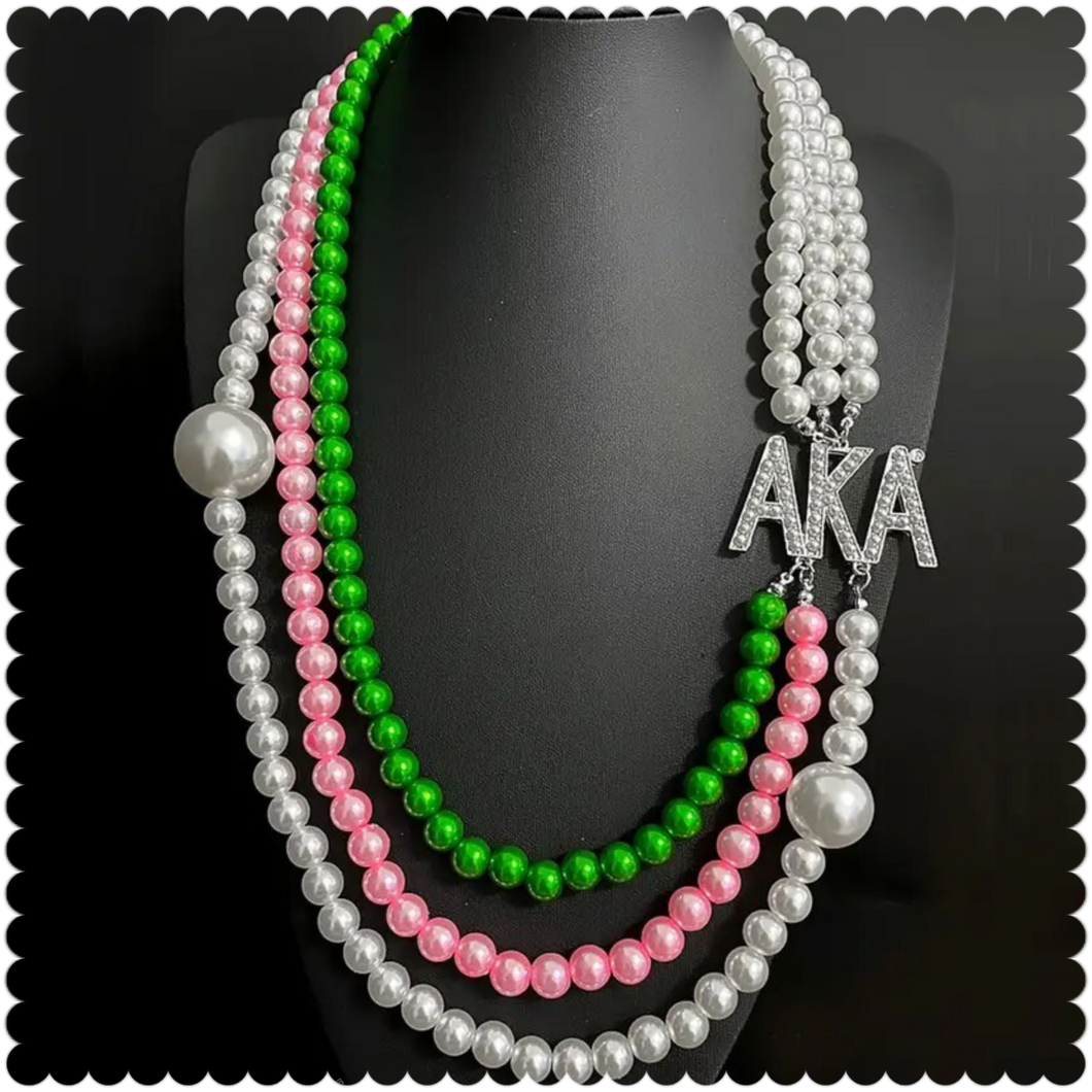 The “AKA ⚪️ Pearl Pink & Green” Necklace