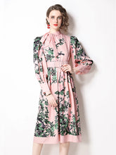 Load image into Gallery viewer, “Jolie 💕💚 Robe De Dame”