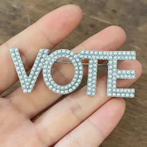 AKA 💕💚 All Pearl VOTE Brooch